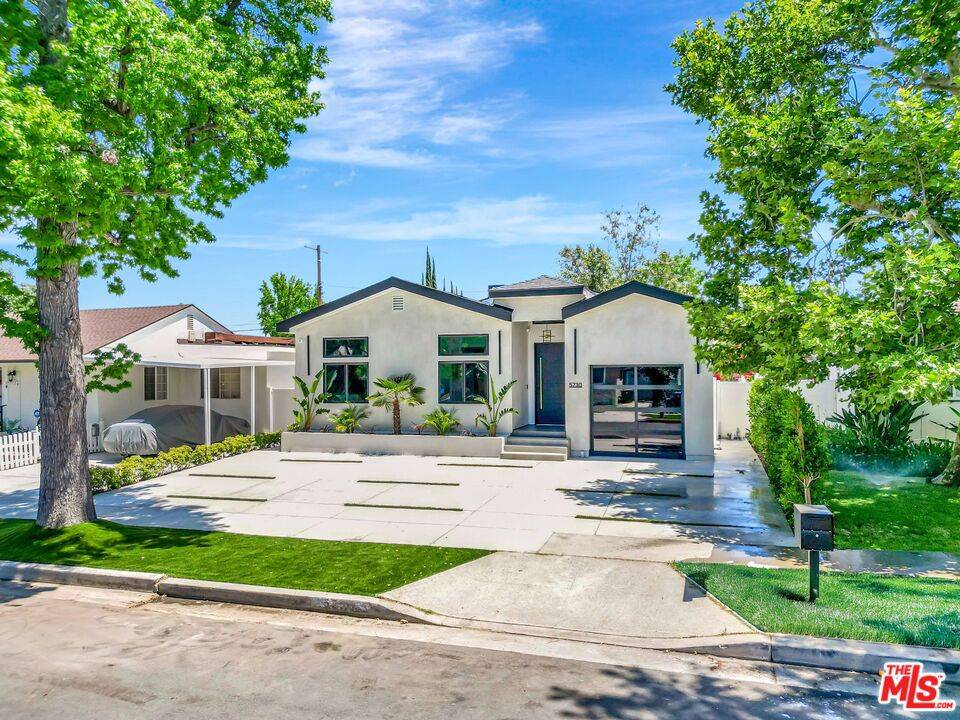 Encino, CA 91316,5730 Lasaine AVE