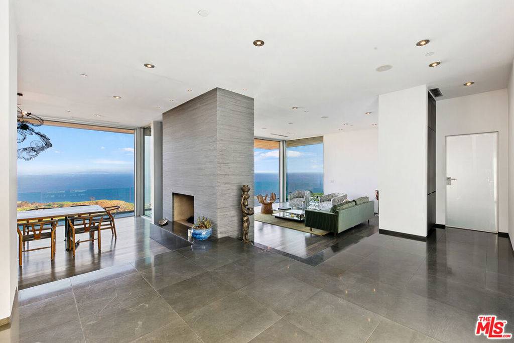 Malibu, CA 90265,21766 Azurelee DR