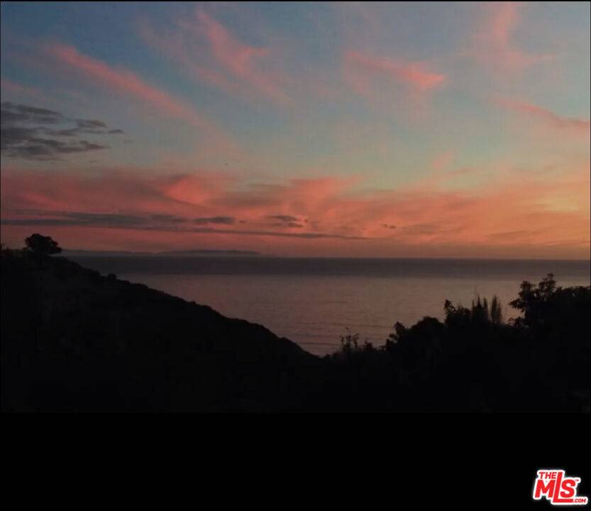 Pacific Palisades, CA 90272,15851 Seabec CIR