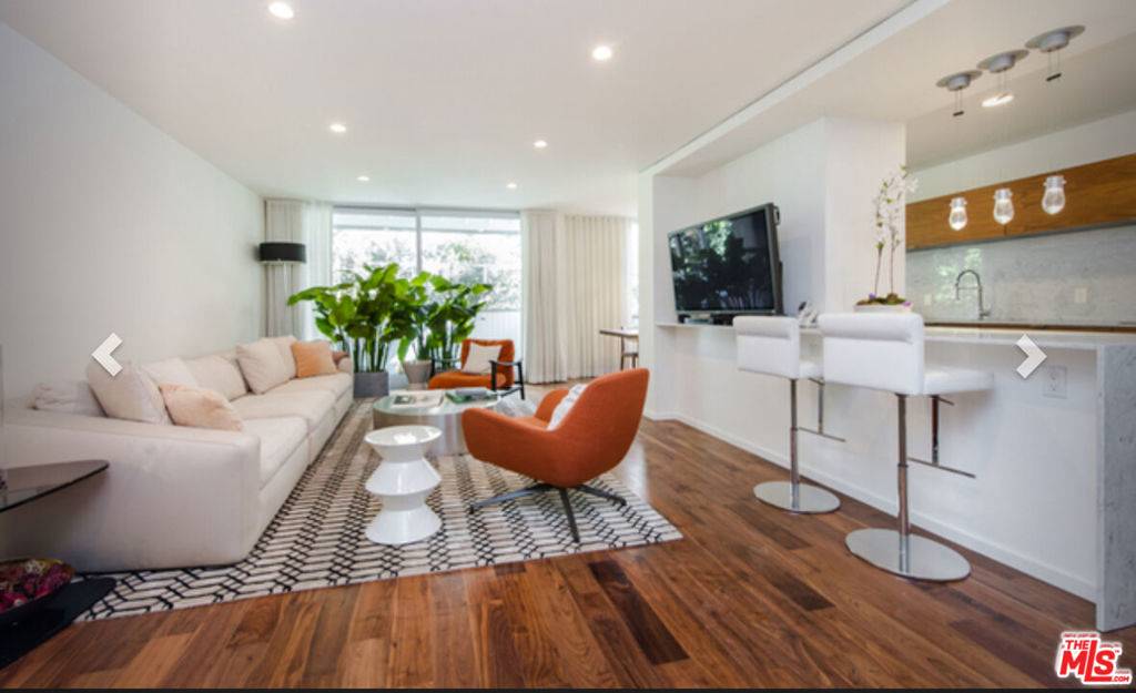 Beverly Hills, CA 90210,406 N Oakhurst DR #204