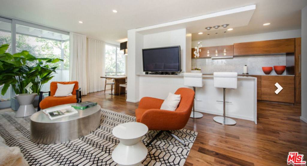 Beverly Hills, CA 90210,406 N Oakhurst DR #204