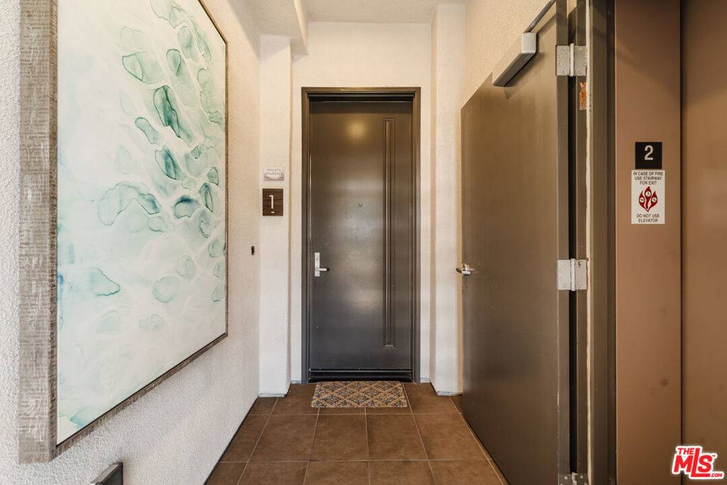 Los Angeles, CA 90094,12765 Bluff Creek DR #1