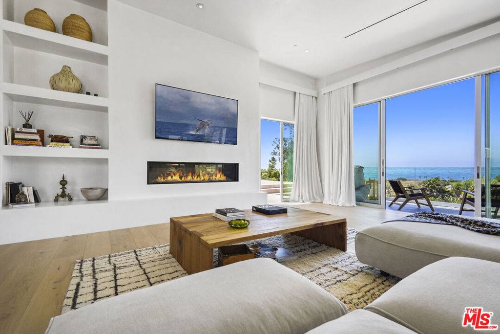 Malibu, CA 90265,5911 BUSCH DR