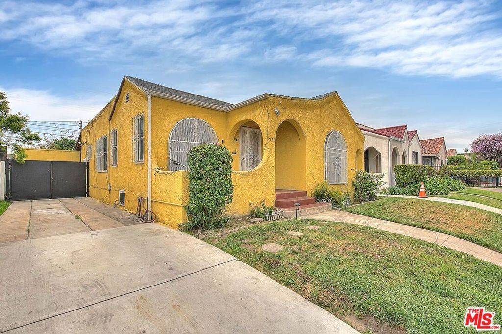 Los Angeles, CA 90003,328 W 88th PL