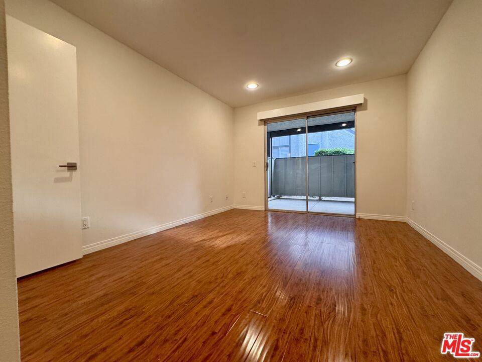 Thousand Oaks, CA 91362,1348 E Hillcrest DR #69
