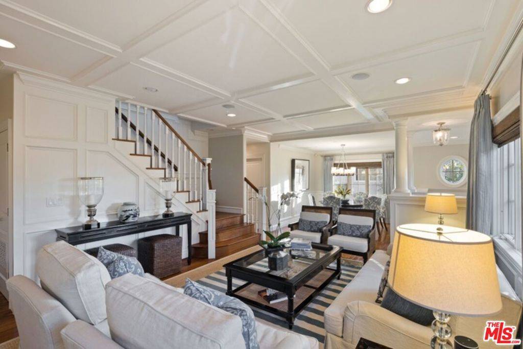 Pacific Palisades, CA 90272,748 Muskingum AVE