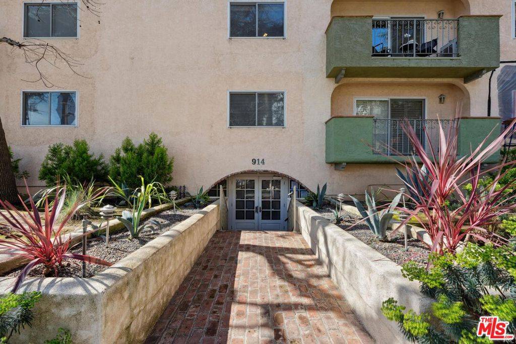 Santa Monica, CA 90403,914 Lincoln BLVD #307