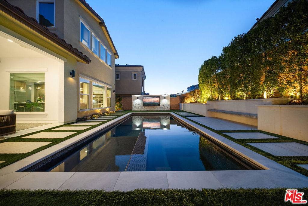 Porter Ranch, CA 91326,20643 W Wood Rose CT