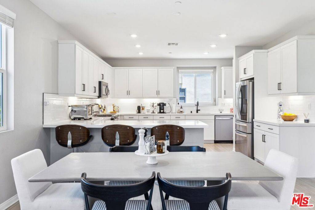 Inglewood, CA 90301,782 Daniel Freeman CIR