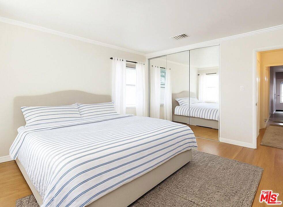 Santa Monica, CA 90403,1030 Chelsea AVE