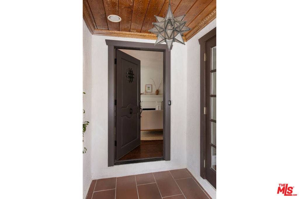 Los Angeles, CA 90039,2919 Gleneden ST