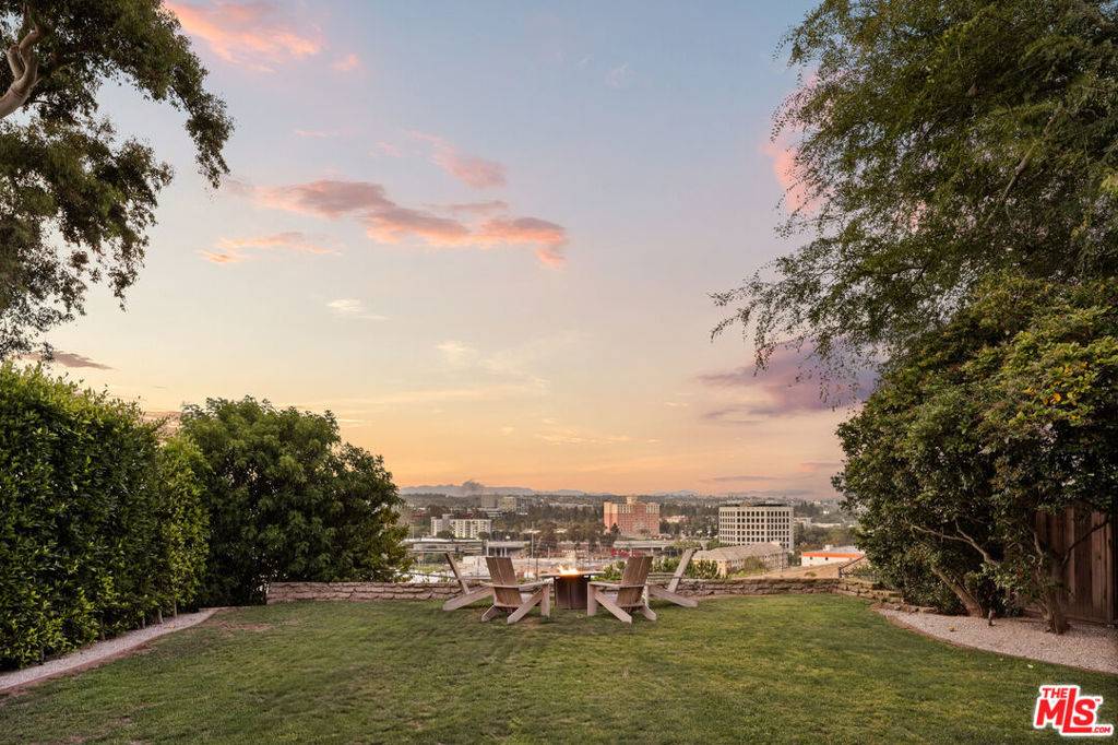 Los Angeles, CA 90045,6401 Riggs PL