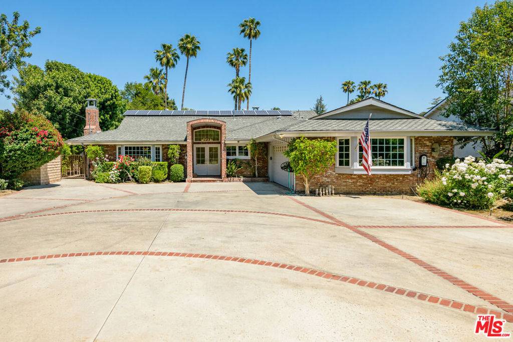 Sherwood Forest, CA 91325,8760 White Oak AVE