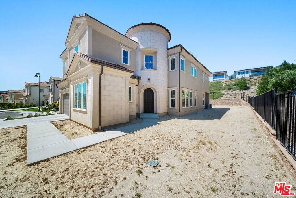 Porter Ranch, CA 91326,20517 W Deer Grass CT