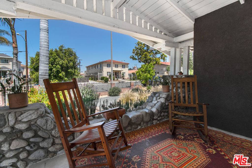 Los Angeles, CA 90065,2902 Idell ST