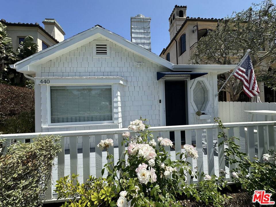 Venice, CA 90291,440 Howland Canal #1