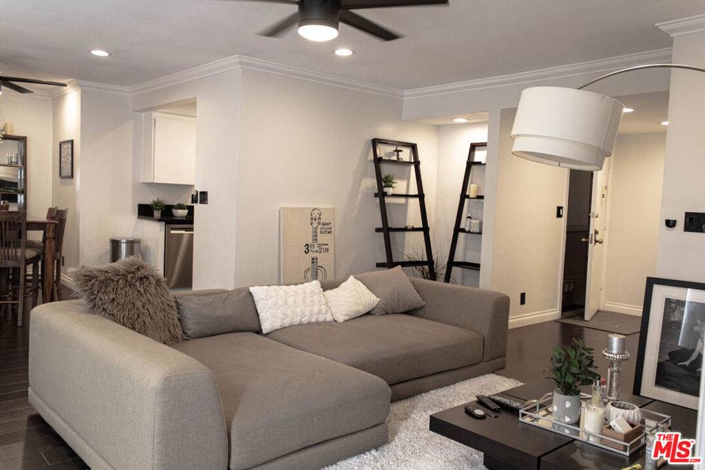 Culver City, CA 90230,5651 Windsor WAY #202