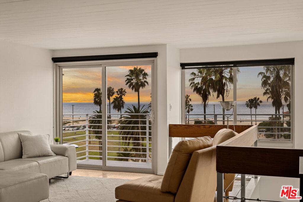 Playa Del Rey, CA 90293,6624 Vista Del Mar