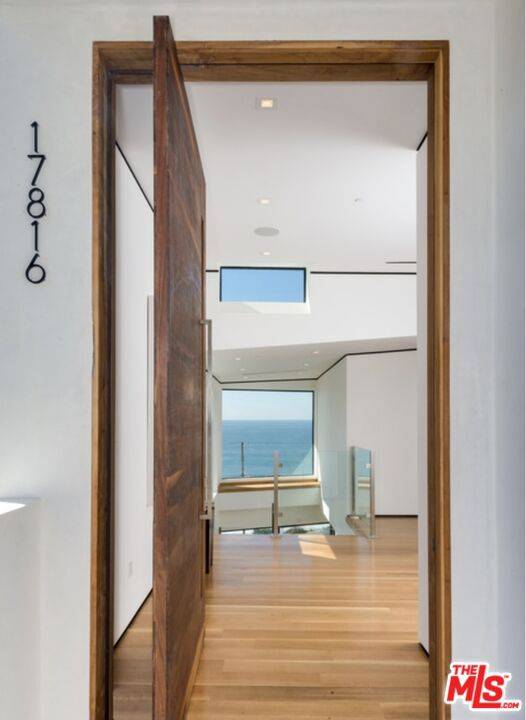 Pacific Palisades, CA 90272,17816 Porto Marina Way