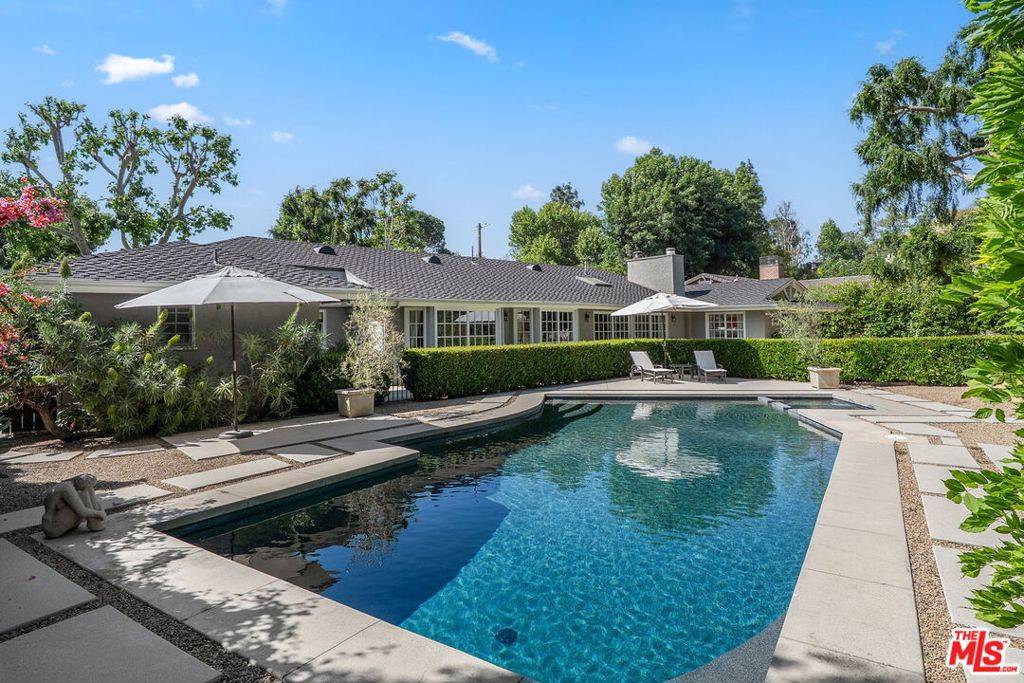 Woodland Hills, CA 91364,4658 Del Moreno DR