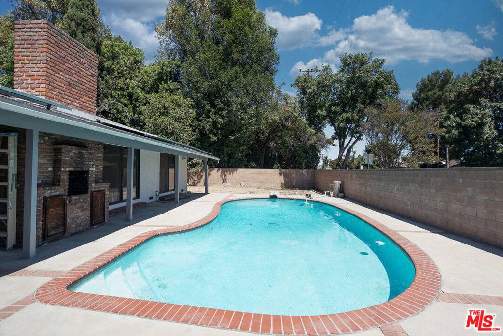 Northridge, CA 91325,8300 Zelzah AVE