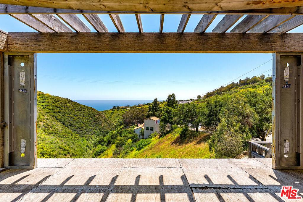 Malibu, CA 90265,26565 Ocean View DR