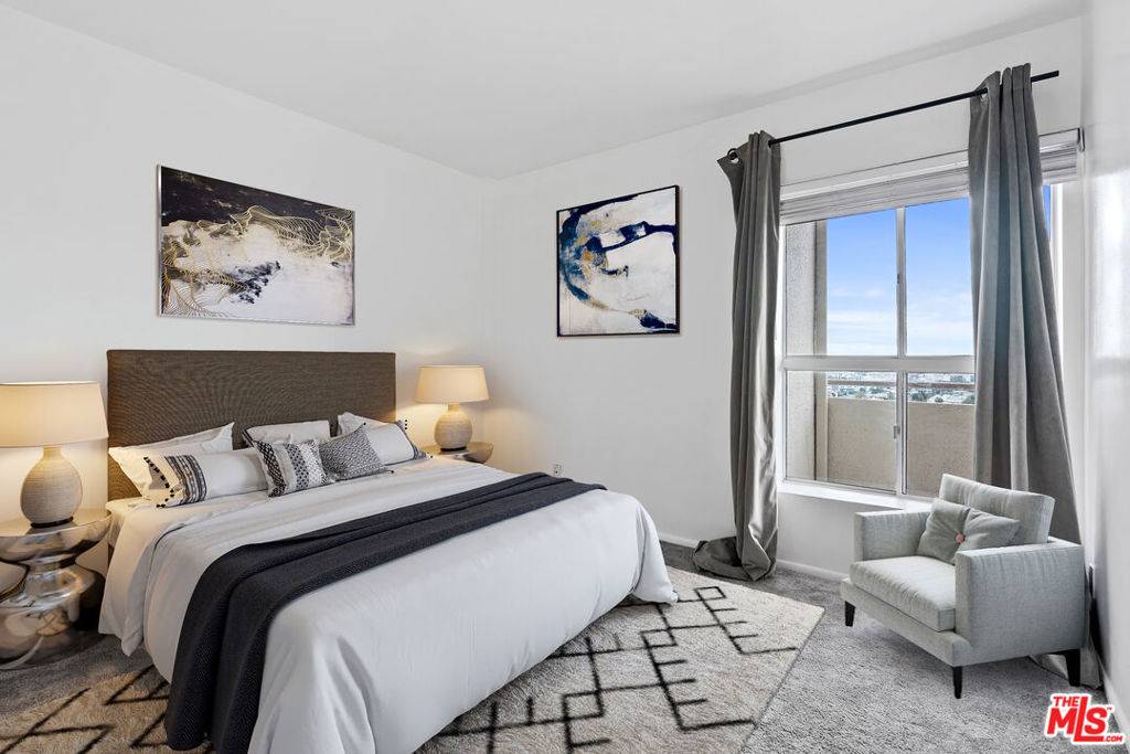 West Hollywood, CA 90069,1131 Alta Loma RD #305
