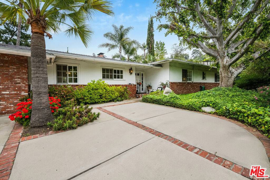 Studio City, CA 91604,3004 Laurel Canyon BLVD