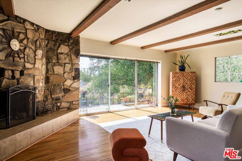 Tujunga, CA 91042,11111 Tujunga Canyon BLVD