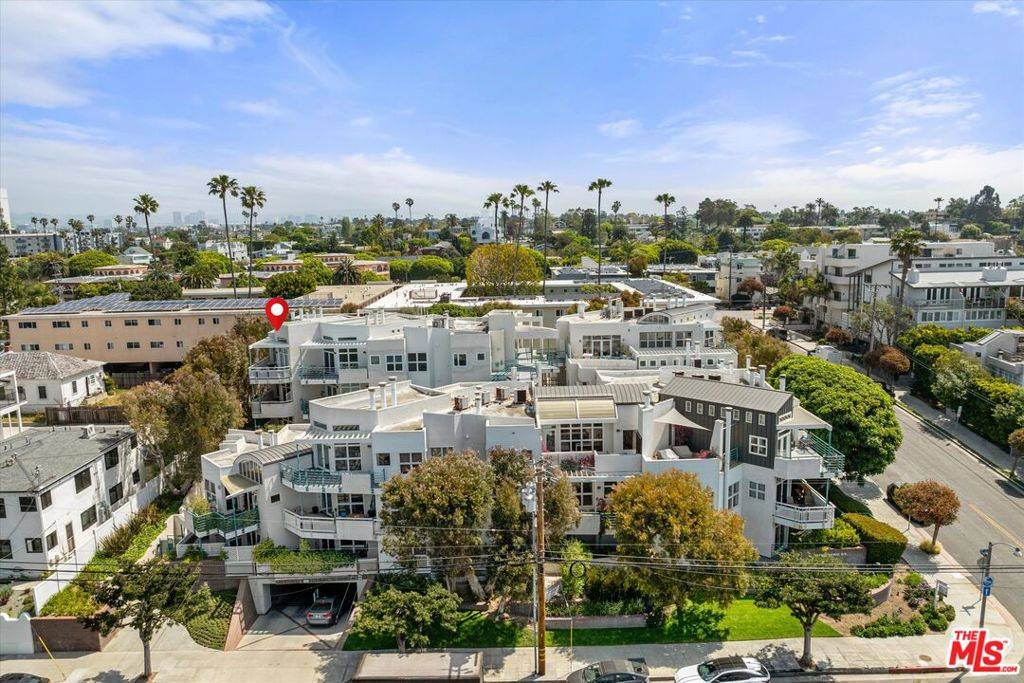 Santa Monica, CA 90405,2115 3rd ST #408