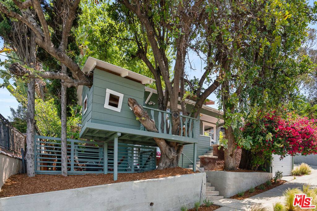 Los Angeles, CA 90026,1581 Curran ST