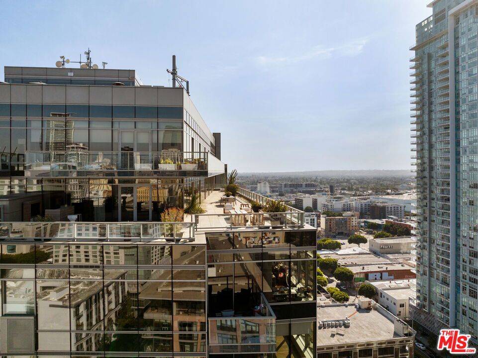 Los Angeles, CA 90015,1155 S Grand AVE #2204