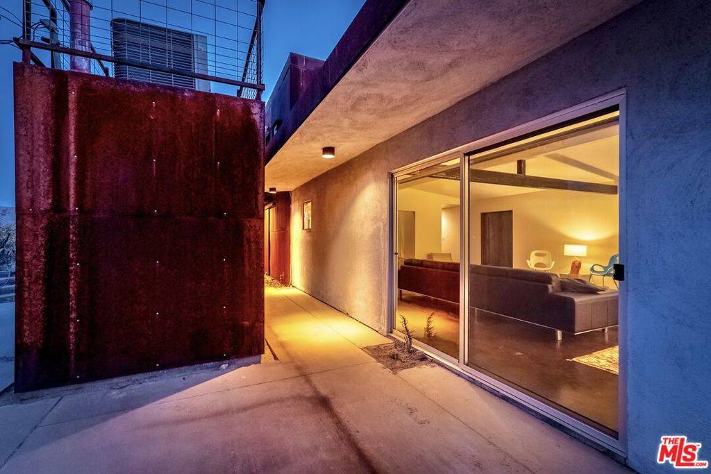 Joshua Tree, CA 92252,63131 Rocking Chair RD