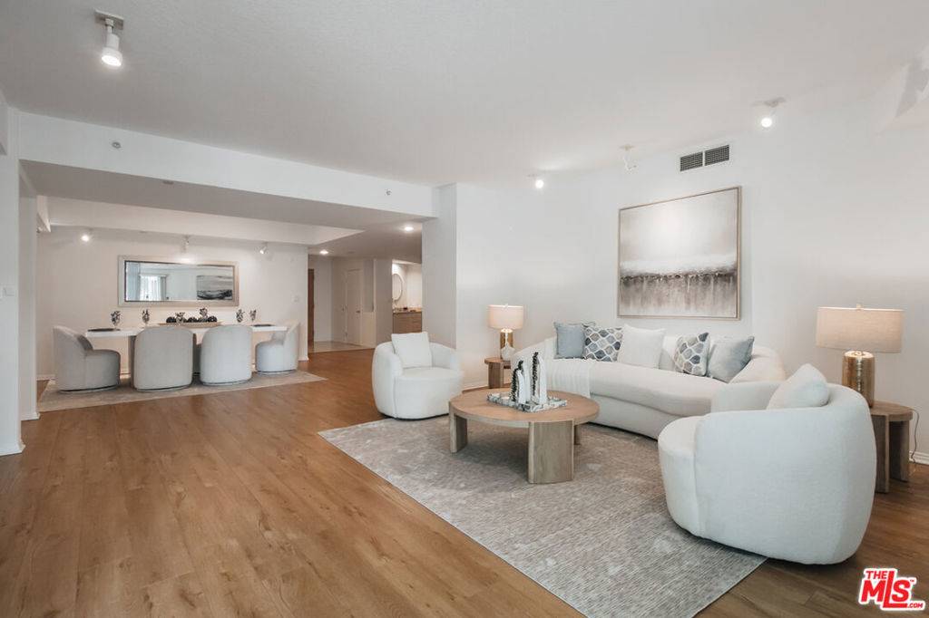 Marina Del Rey, CA 90292,13600 Marina Pointe DR #415