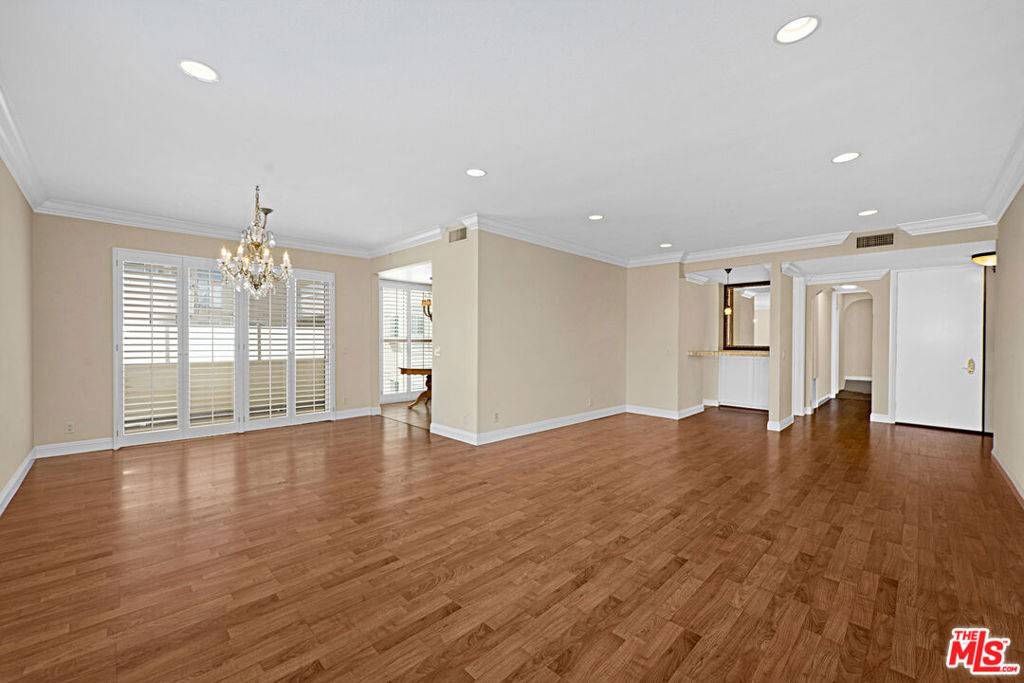 Encino, CA 91316,4949 Genesta AVE #306
