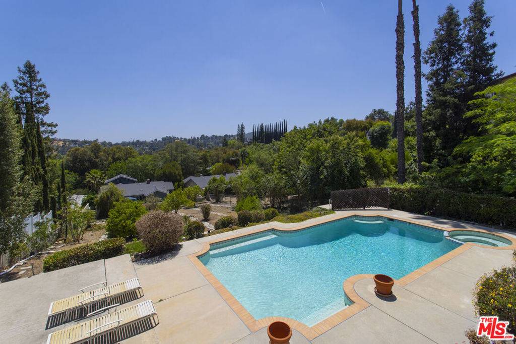 Woodland Hills, CA 91364,4996 Llano DR