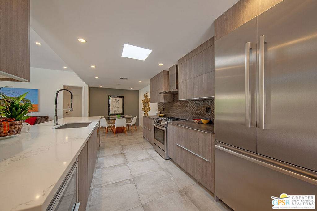 Palm Springs, CA 92262,431 N Calle Rolph