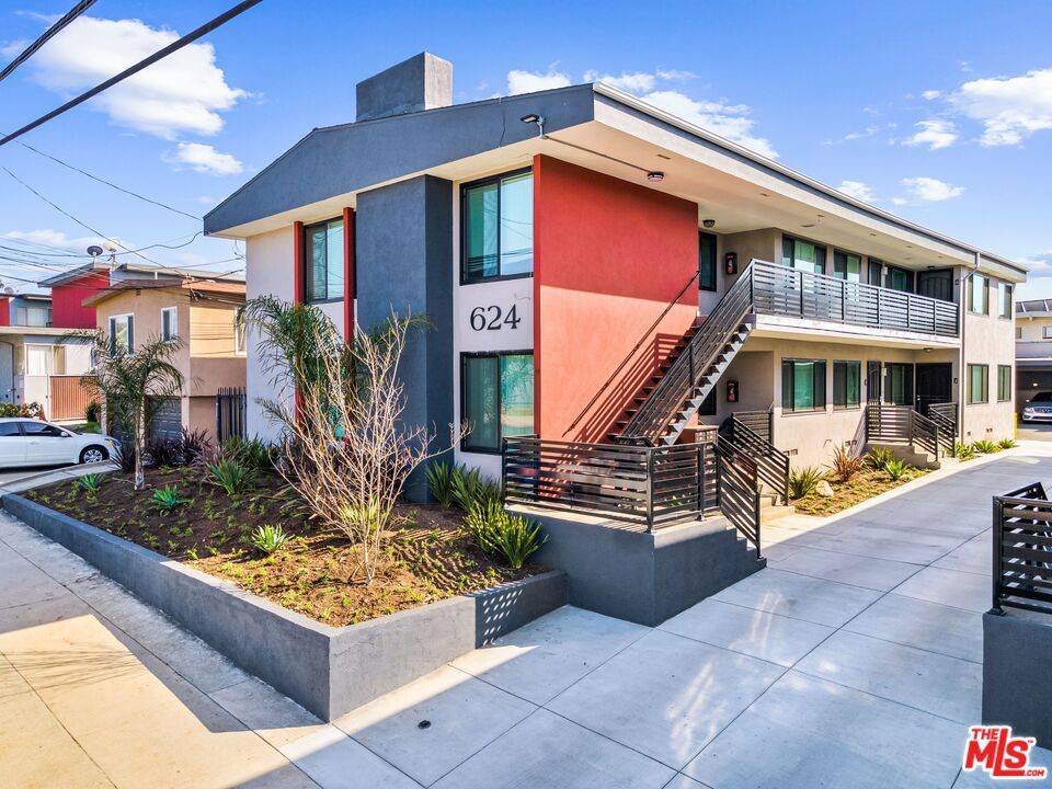 Inglewood, CA 90301,624 Aerick ST #4