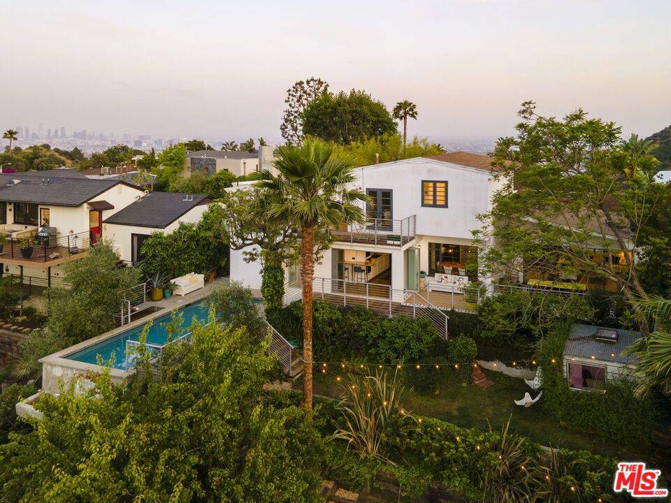 Los Angeles, CA 90068,2500 Carman Crest DR