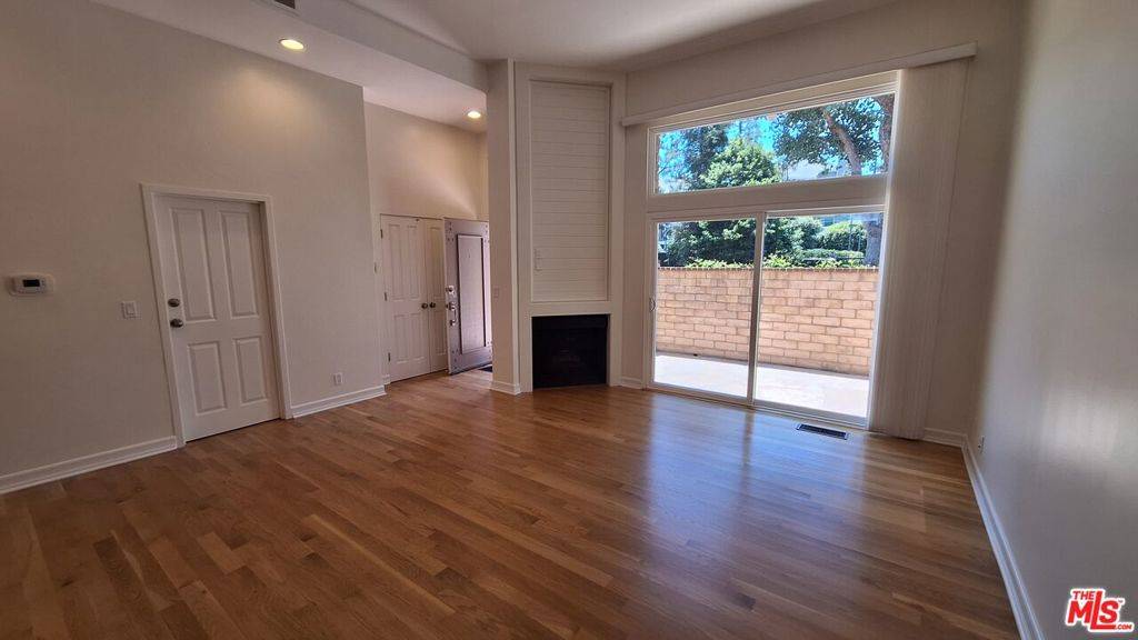 Marina Del Rey, CA 90292,13055 MINDANAO WAY #3
