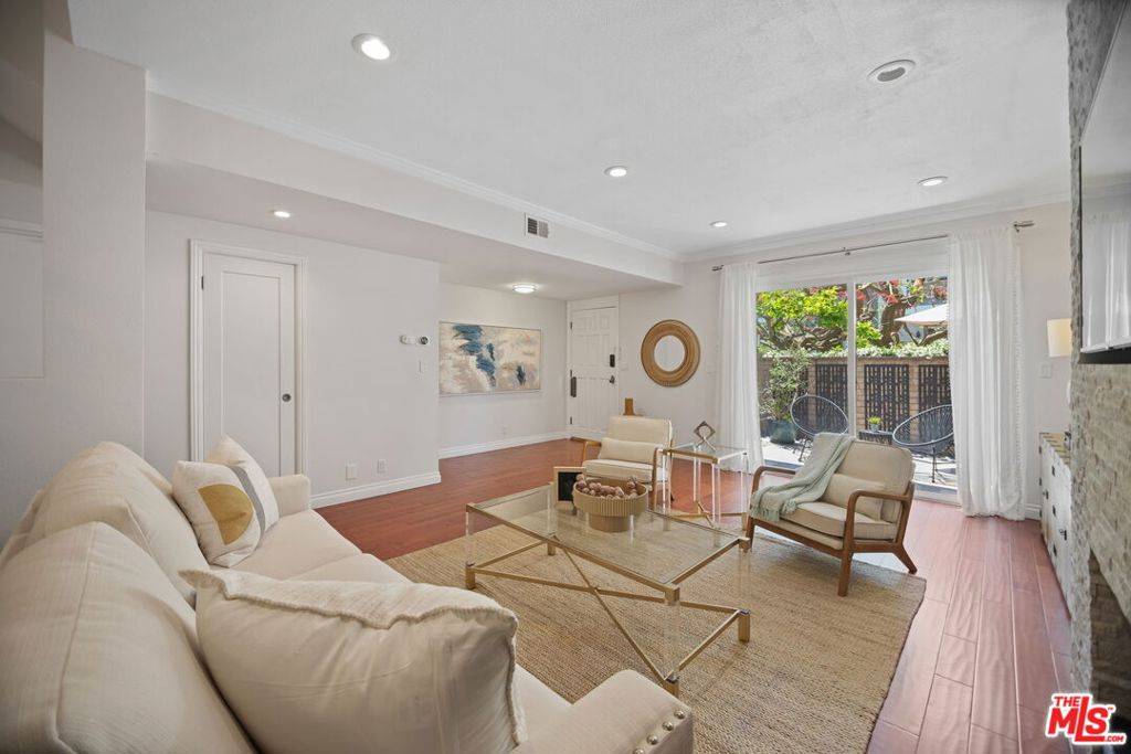 Marina Del Rey, CA 90292,4764 La Villa Marina #A