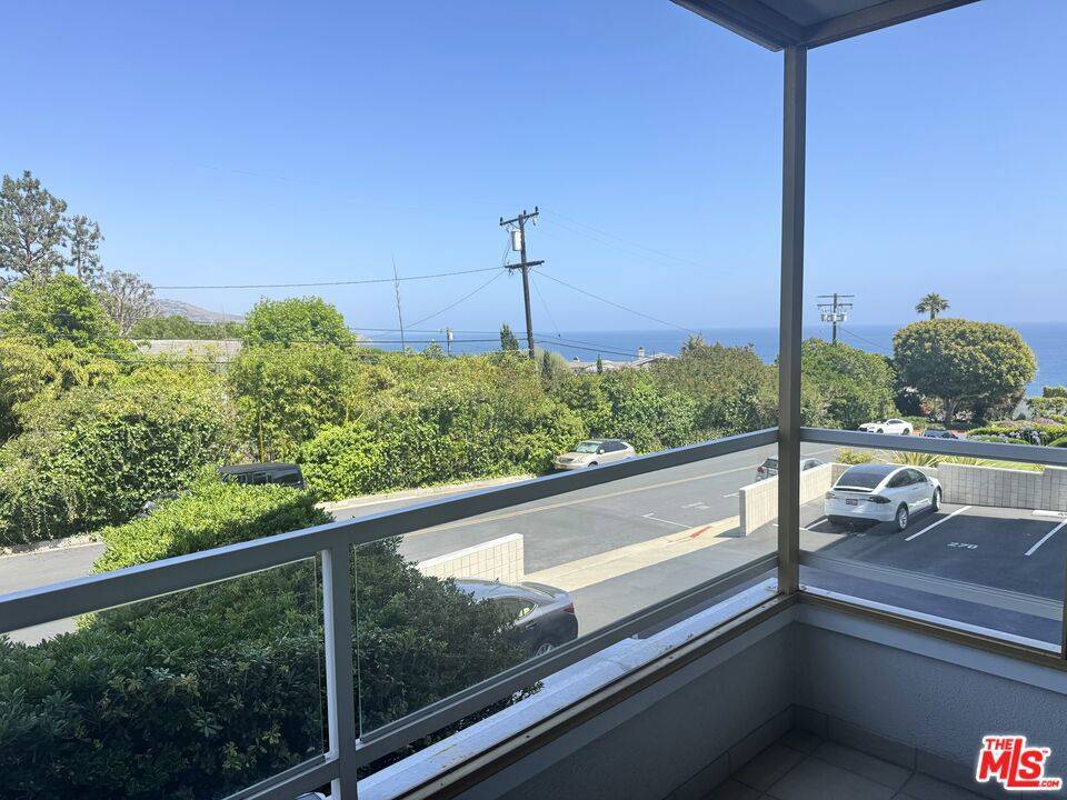 Rancho Palos Verdes, CA 90275,32709 Seagate DR #105