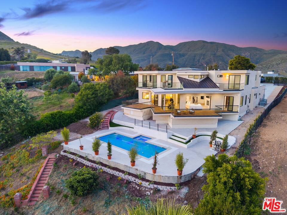 Malibu, CA 90265,5675 Calpine DR