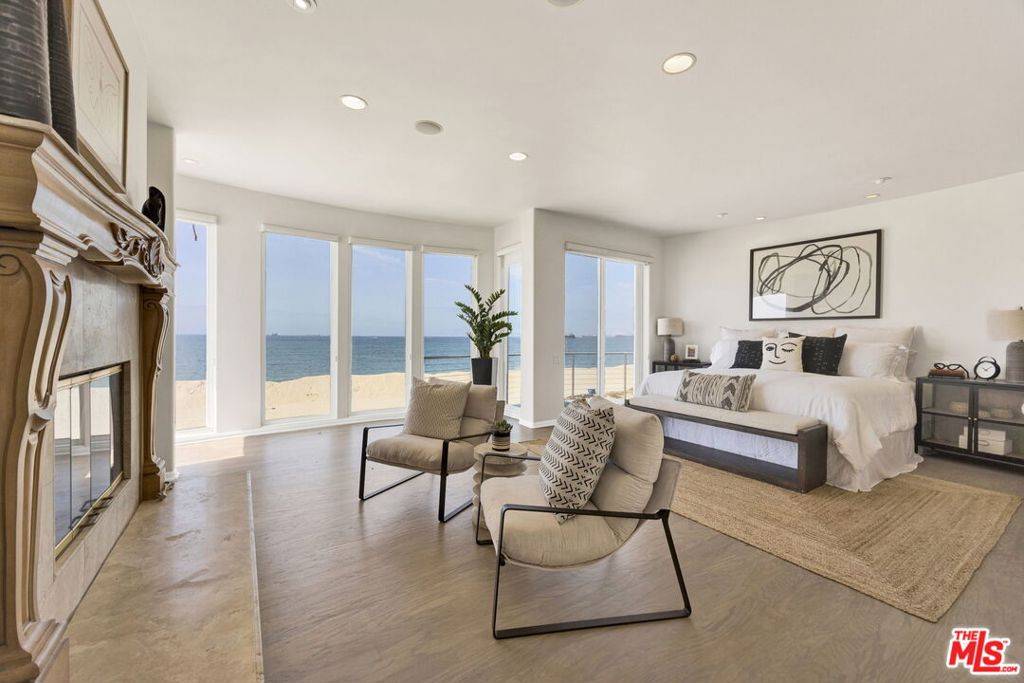 Long Beach, CA 90803,7019 E Seaside WALK