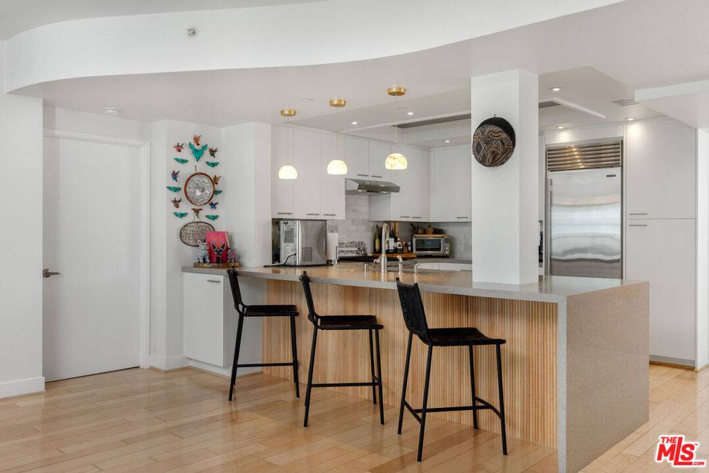Marina Del Rey, CA 90292,13600 MARINA POINTE DR #812