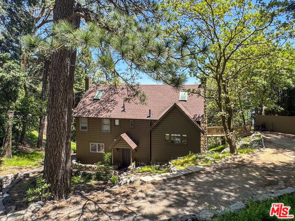 Crestline, CA 92325,22771 Crest Forest DR