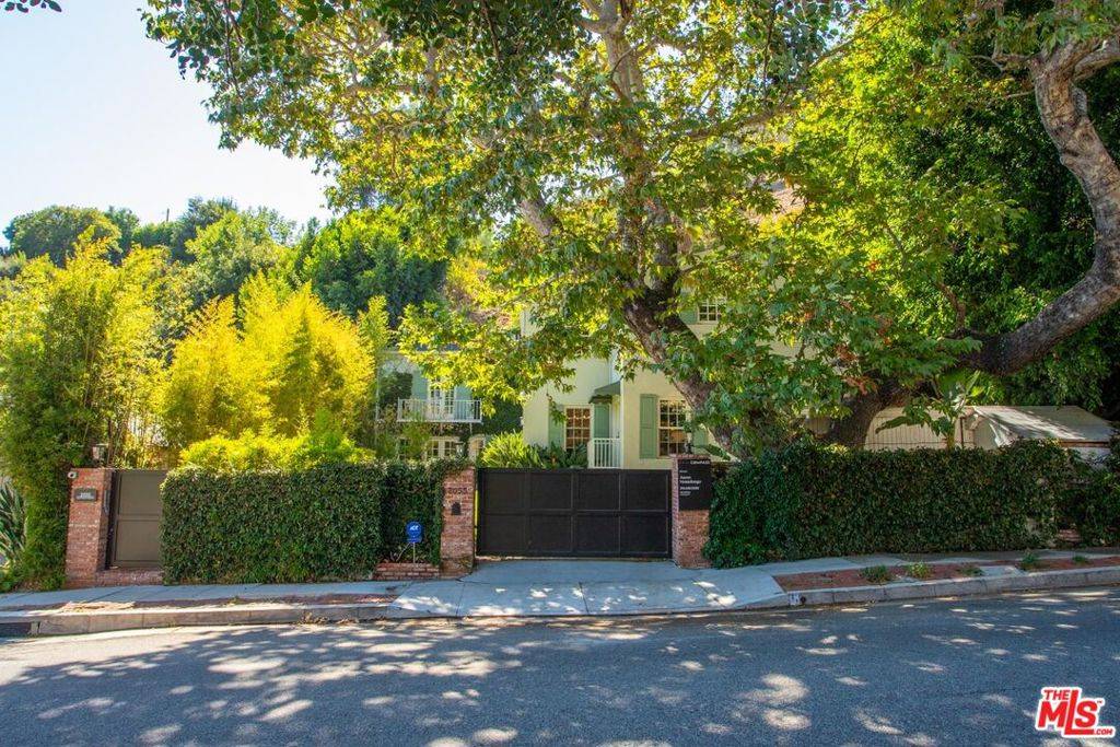 Los Angeles, CA 90068,2055 Outpost DR