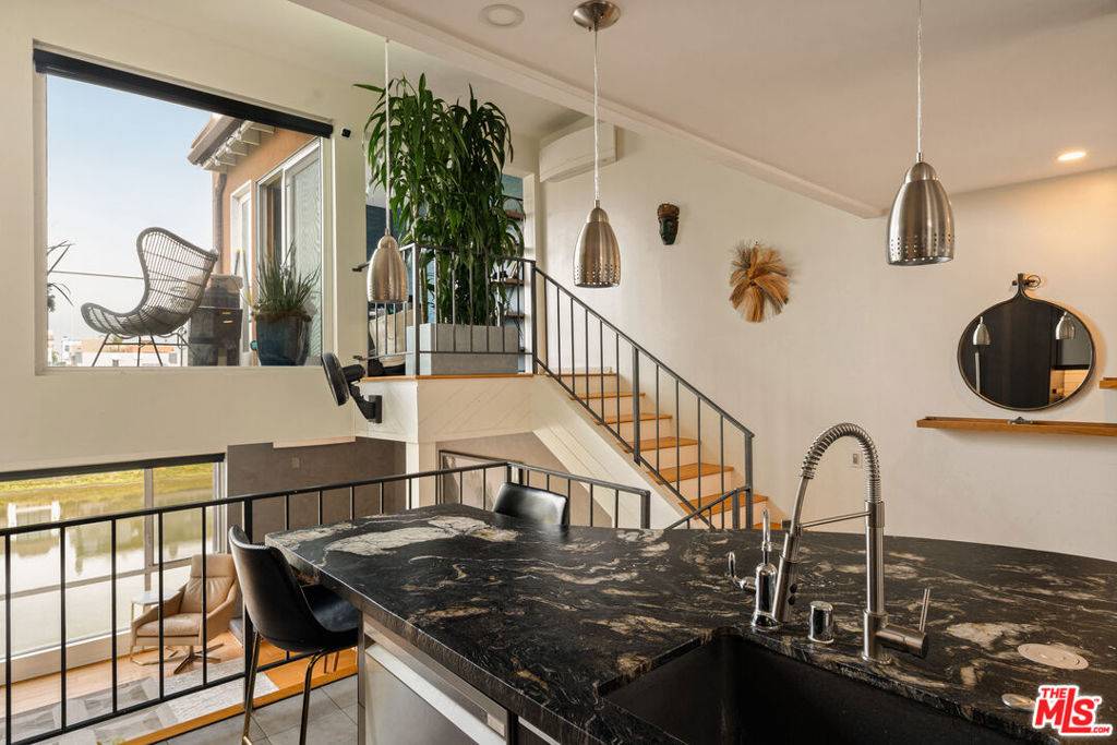Playa Del Rey, CA 90293,6400 Pacific AVE #309