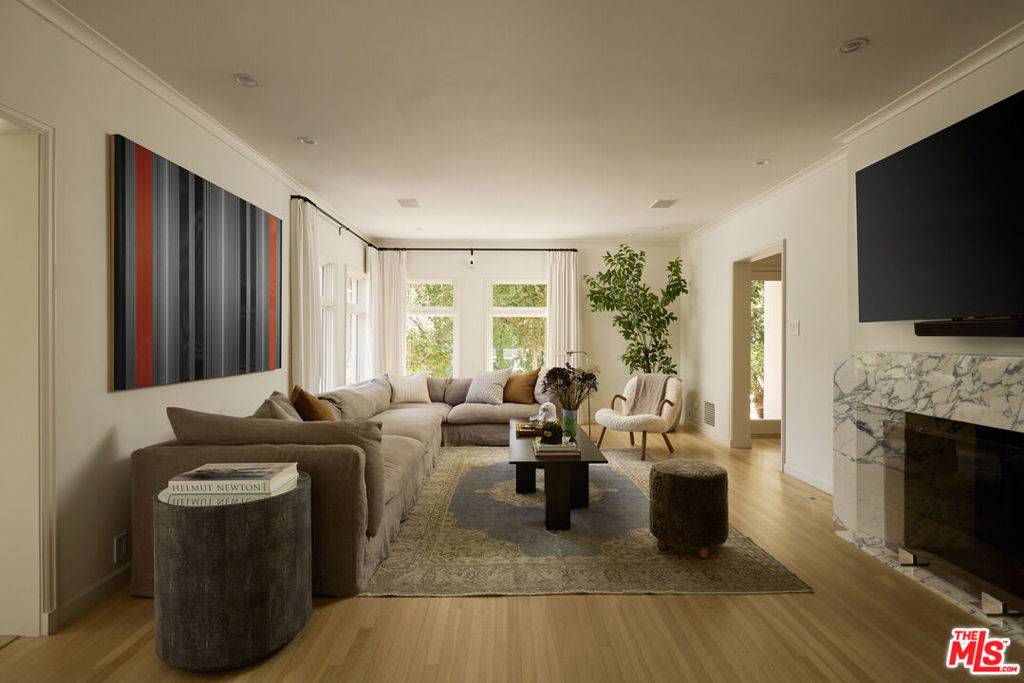 Los Angeles, CA 90077,10660 Somma WAY