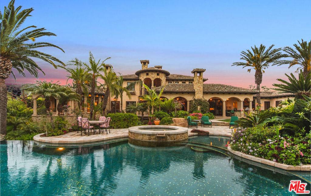 Camarillo, CA 93010,427 La Marina DR